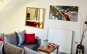 Maria'S City Villa